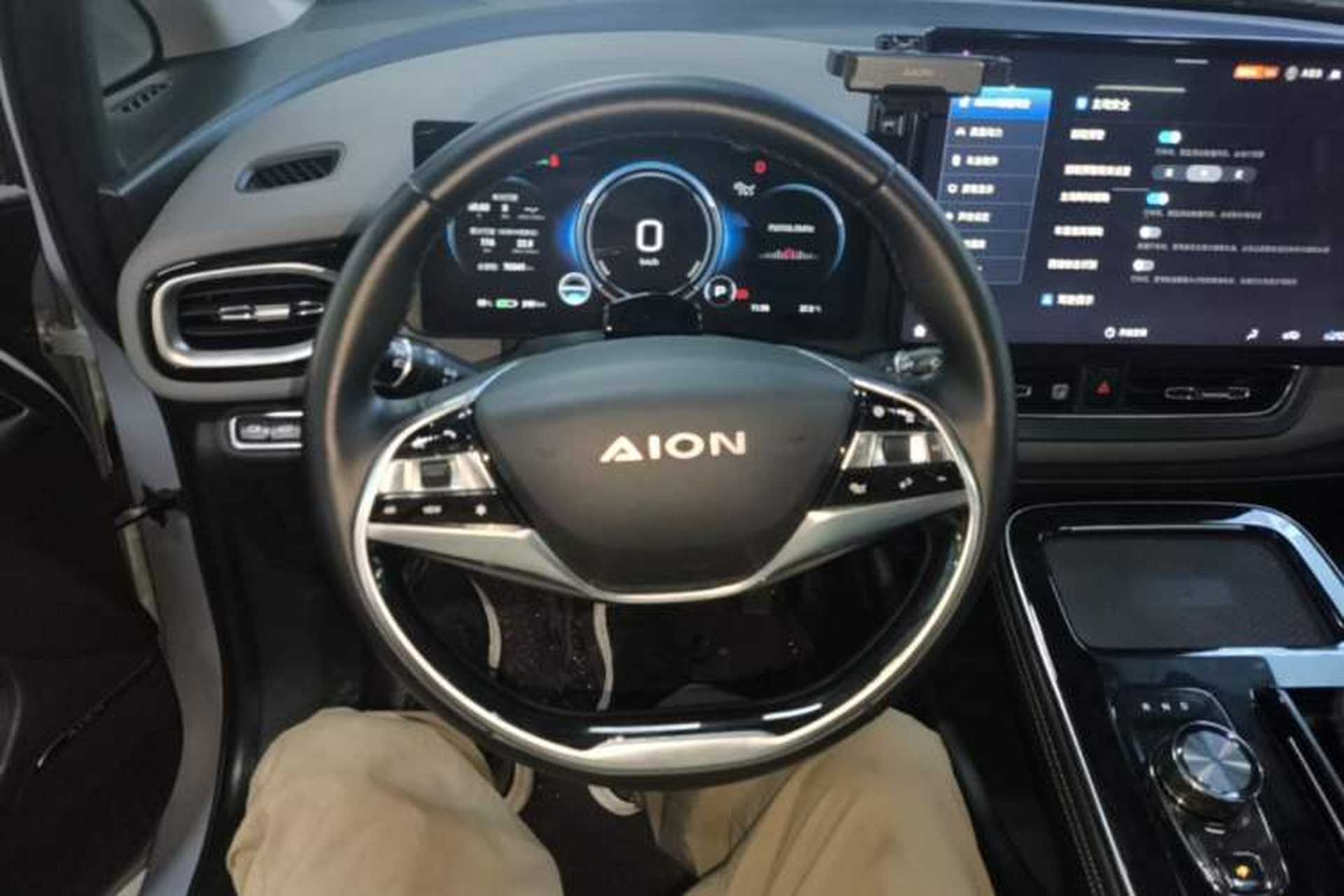 Used AION V 2021 Plus 70 Smart Technology Edition Lithium Iron Phosphate Steering Wheel