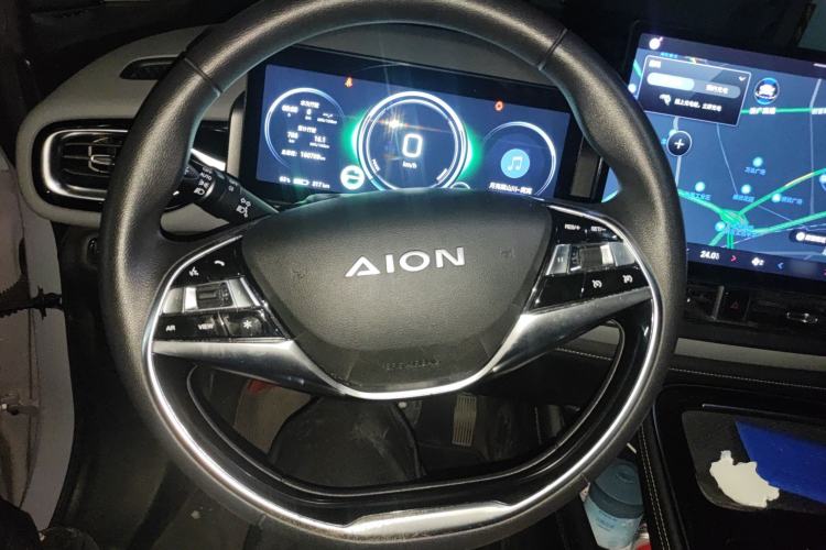 Used AION V 2021 Plus 70 Super Fast Charging Version Ternary Lithium Steering Wheel
