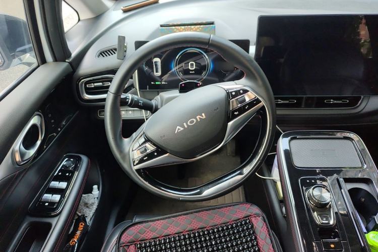 Used AION V 2021 Plus 70 Smart Technology Edition Lithium Iron Phosphate Steering Wheel