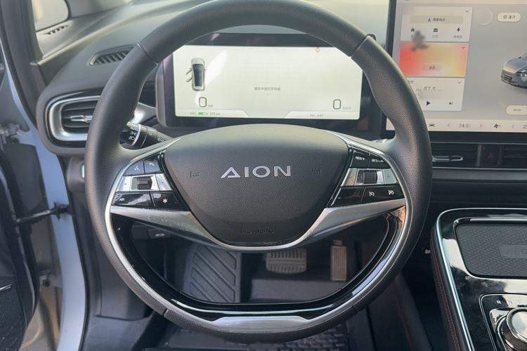 Used AION V 2021 Plus 70 Super Fast Charging Version Ternary Lithium Steering Wheel