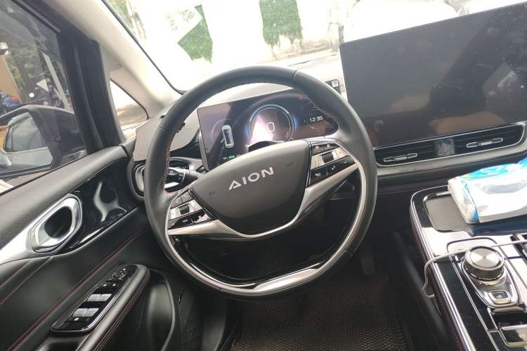 Used AION V 2021 Plus 70 Smart Technology Edition Lithium Iron Phosphate Steering Wheel