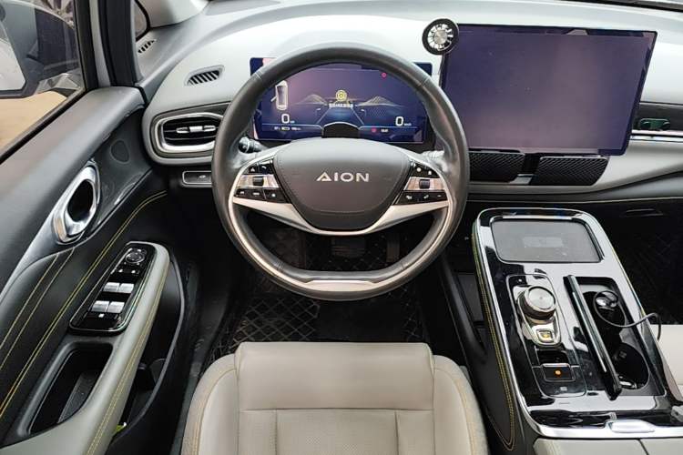 Used AION V 2021 Plus 80 Pilot Intelligent Driving Edition Ternary Lithium Steering Wheel