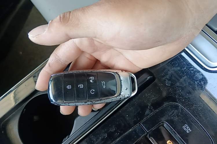 Used AION V 2021 Plus 70 Smart Edition Lithium Iron Phosphate Vehicle Key
