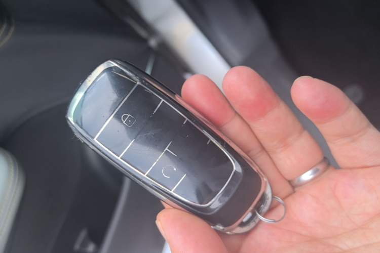 Used AION V 2021 Plus 80 Smart Technology Edition Ternary Lithium Vehicle Key