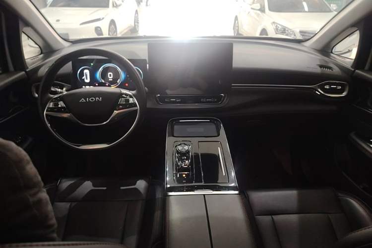Used AION V 2021 Plus 70 Smart Technology Edition Lithium Iron Phosphate Center Console