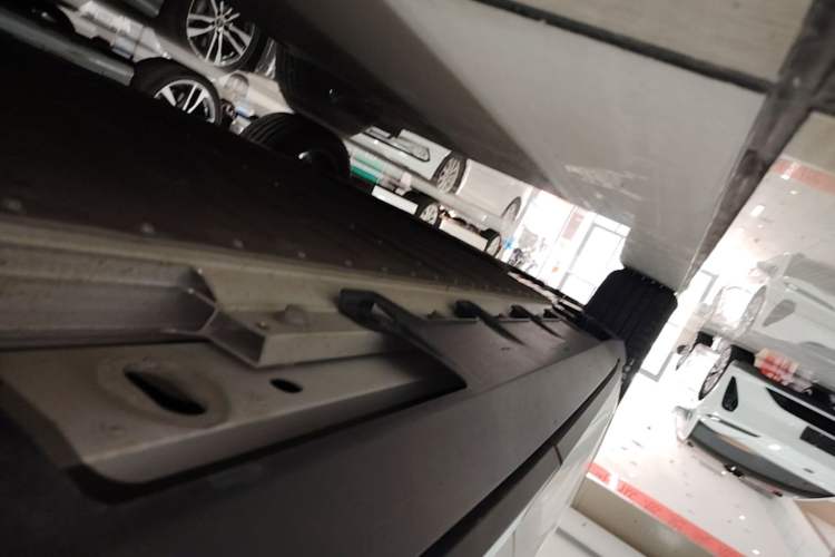 Used AION V 2021 Plus 70 Smart Technology Edition Lithium Iron Phosphate Left Side Sill
