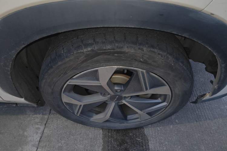 Used AION V 2021 Evolution Edition 70 Intelligent Leading Edition Right Front Wheel Hub