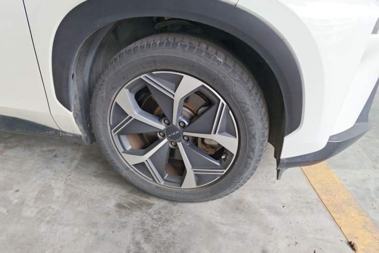 Used AION V 2021 Evolution Edition 70 Intelligent Leading Edition Right Front Wheel Hub
