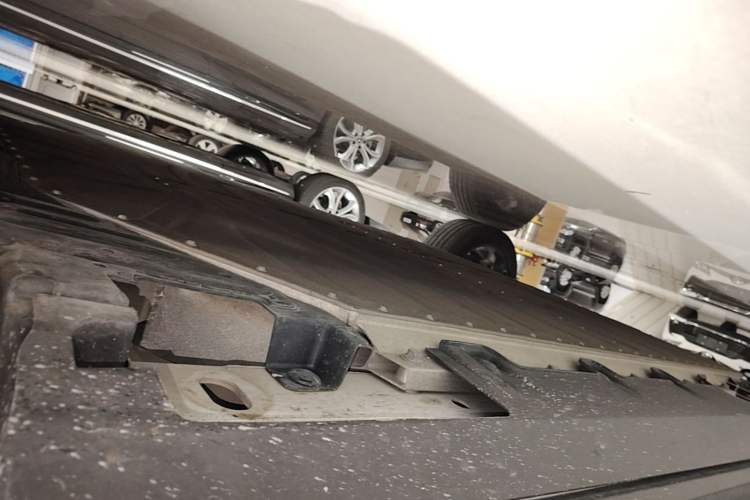 Used AION V 2021 Plus 70 Smart Technology Edition Lithium Iron Phosphate Right Side Sill