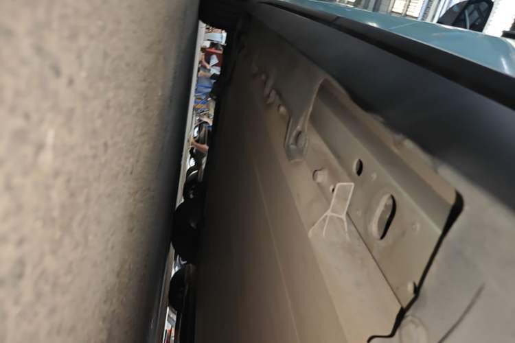 Used AION V 2022 Plus 70 Smart Edition Ternary Lithium Left Side Sill