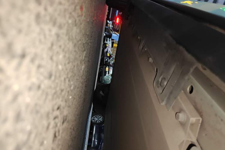 Used AION V 2022 Plus 70 Smart Edition Ternary Lithium Right Side Sill