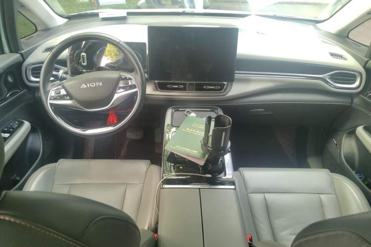 Used AION V 2022 Plus 70 Smart Technology Edition Ternary Lithium Center Console