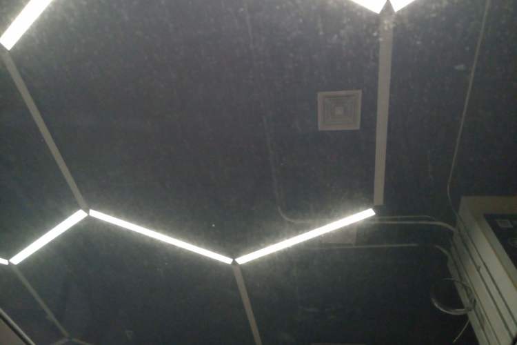 Used AION V 2022 Plus 80 Executive Edition Ternary Lithium Headliner