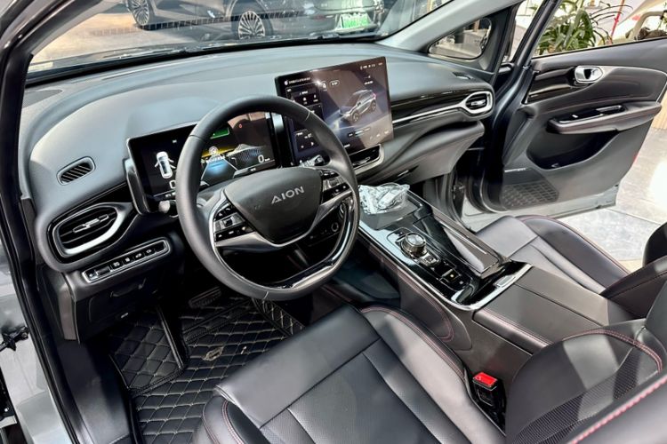Used AION V 2022 Plus 70 Executive Edition Lithium Iron Phosphate Interior 10