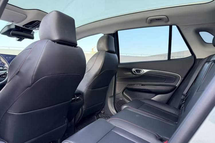 Used AION V 2022 Plus 80 Executive Edition Ternary Lithium Interior 3