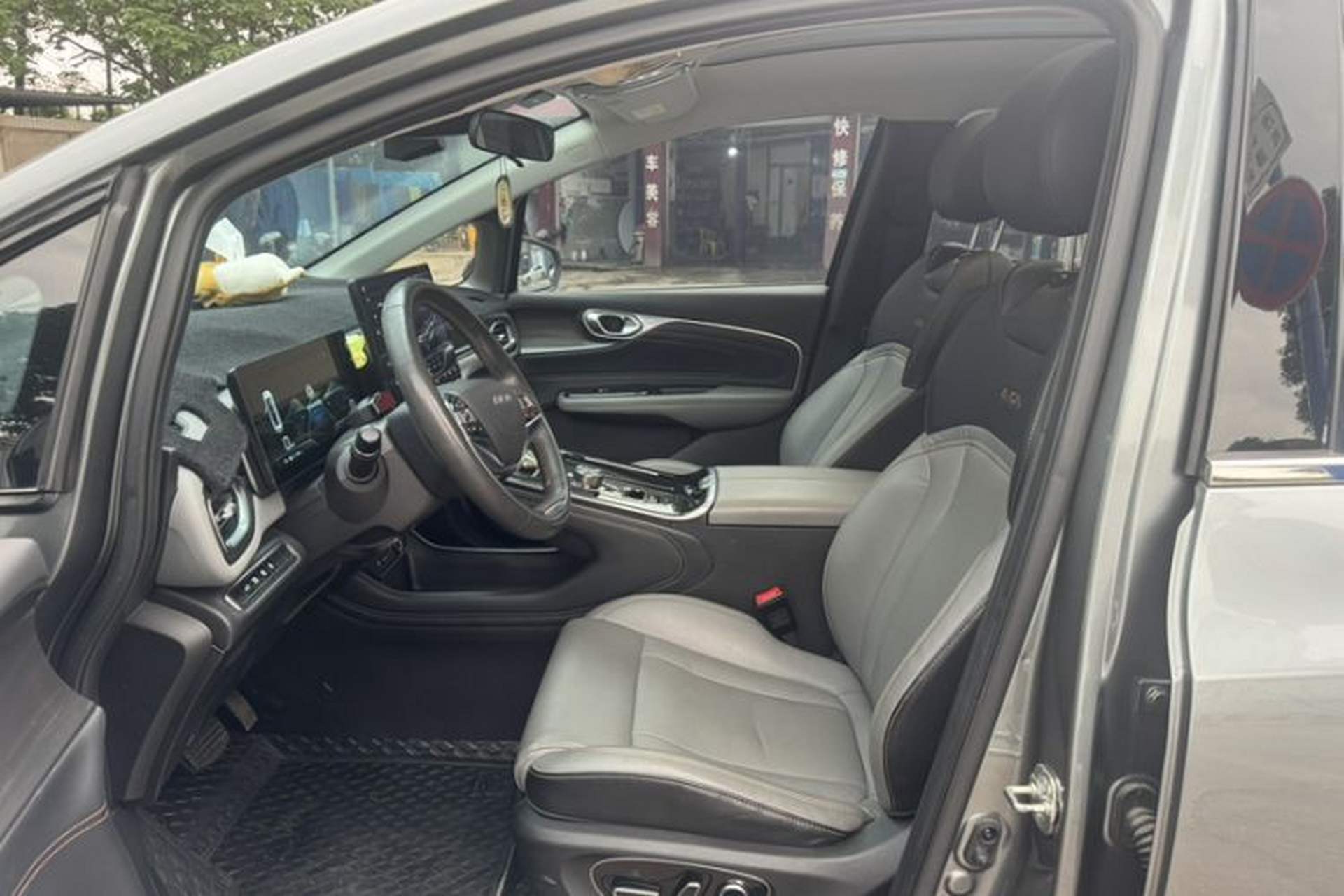 Used AION V 2022 Plus 80 Leader Edition Ternary Lithium Interior 8