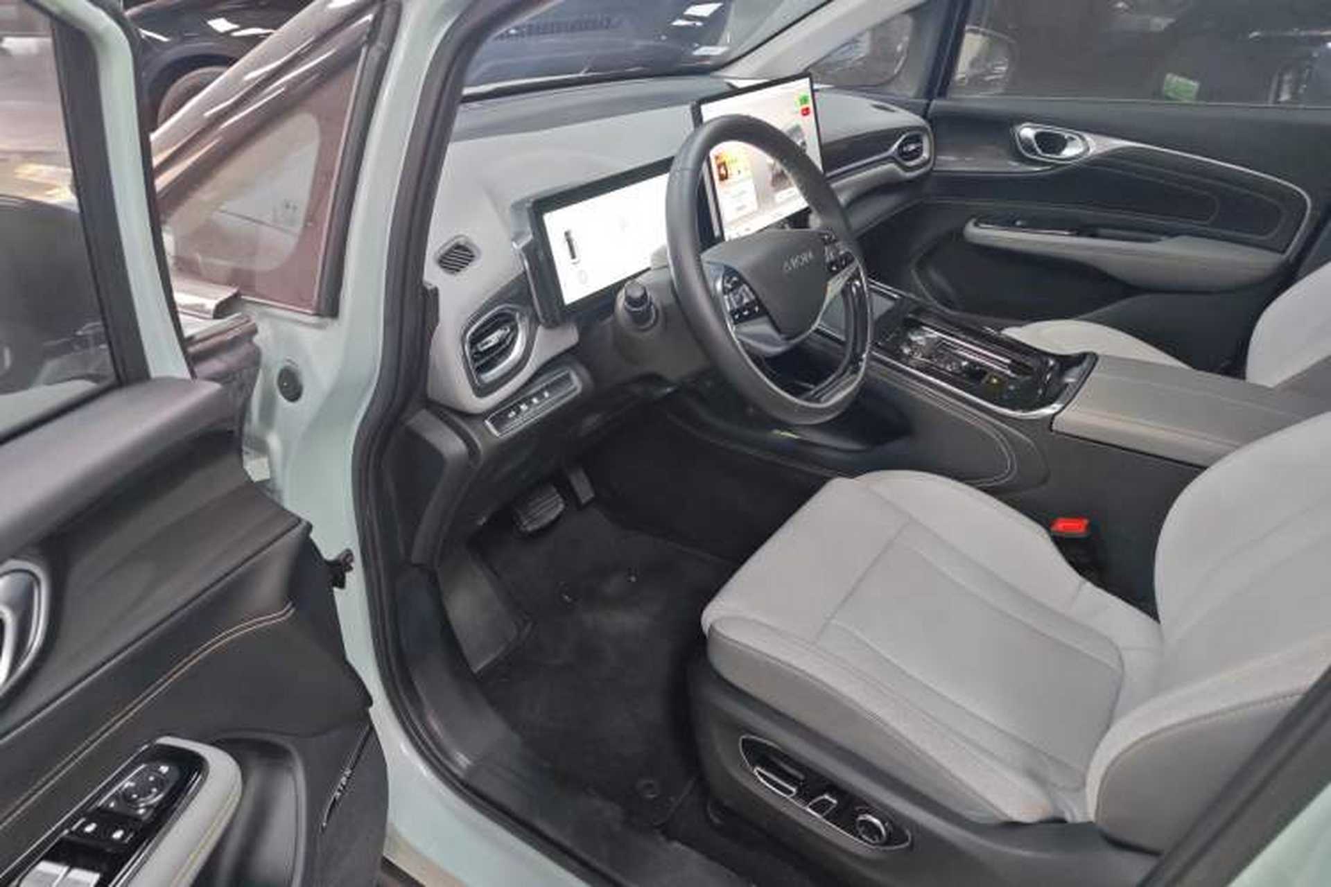 Used AION V 2022 Plus 80 Leader Edition Ternary Lithium Interior 3