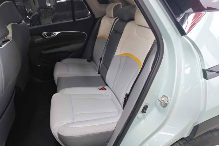 Used AION V 2022 Plus 80 Leader Edition Ternary Lithium Interior 4