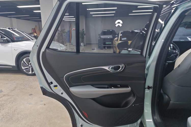 Used AION V 2022 Plus 80 Leader Edition Ternary Lithium Interior 8