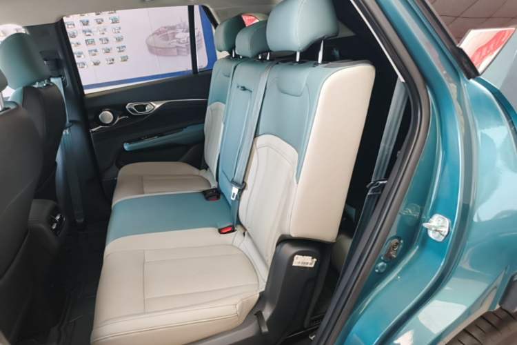 Used AION V 2022 Plus 70 Smart Technology Edition Ternary Lithium Left Rear Seat