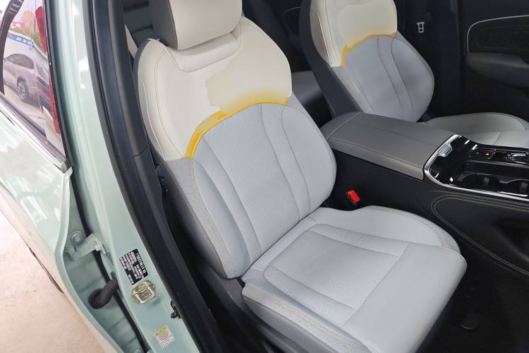 Used AION V 2022 Plus 80 Leader Edition Ternary Lithium Right Front Seat