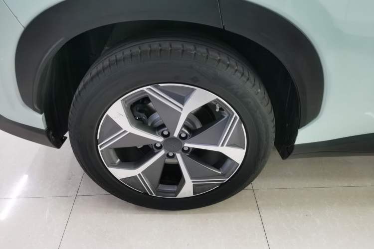 Used AION V 2022 Plus 70 Smart Technology Edition Ternary Lithium Right Rear Wheel Hub