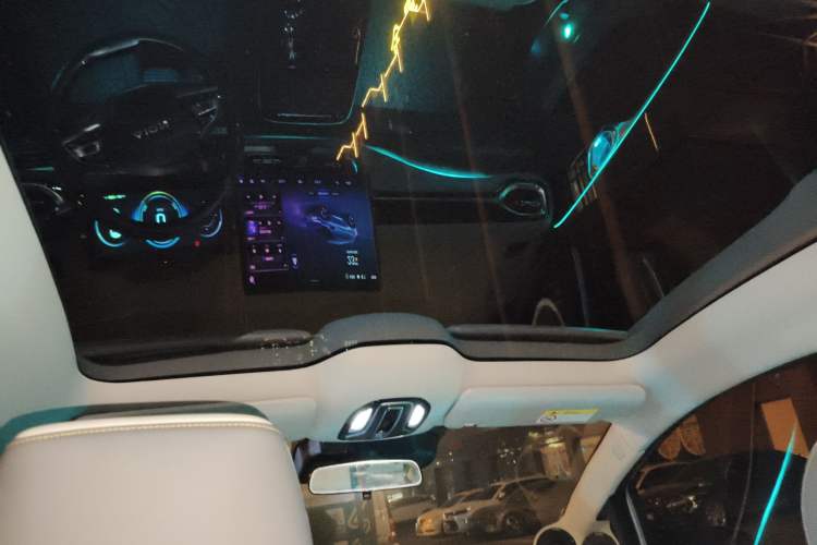 Used AION V 2022 Plus 70 Smart Edition Ternary Lithium Headliner