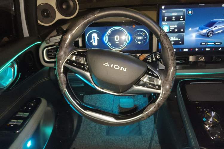 Used AION V 2022 Plus 70 Smart Edition Ternary Lithium Steering Wheel