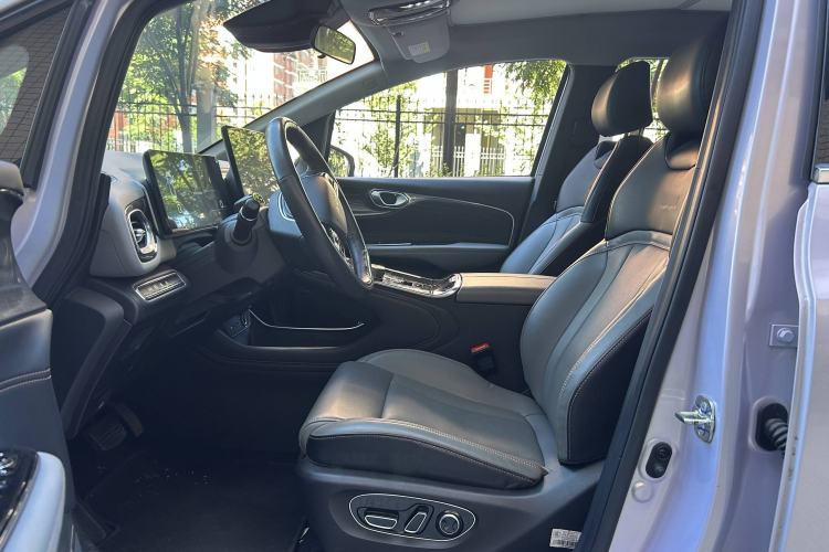 Used AION V 2022 Plus 80 Leader Edition Ternary Lithium Interior 3