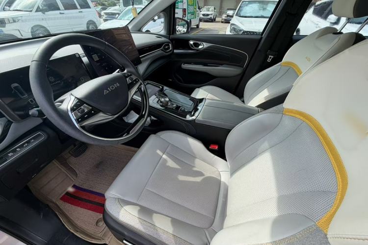 Used AION V 2022 Plus 70 Smart Edition Ternary Lithium Interior 4
