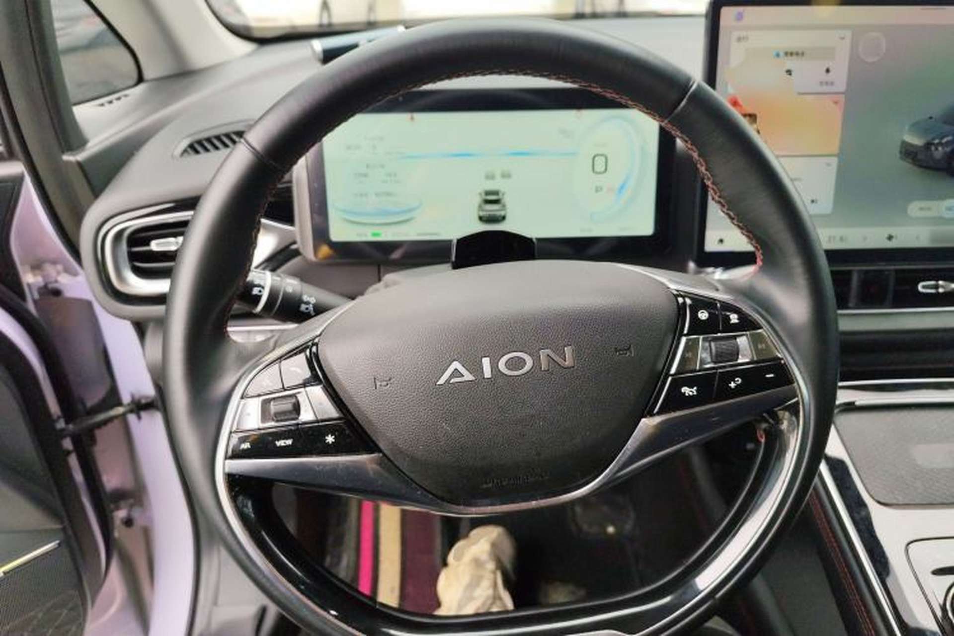 Used AION V 2022 Plus 70 Executive Edition Lithium Iron Phosphate Steering Wheel