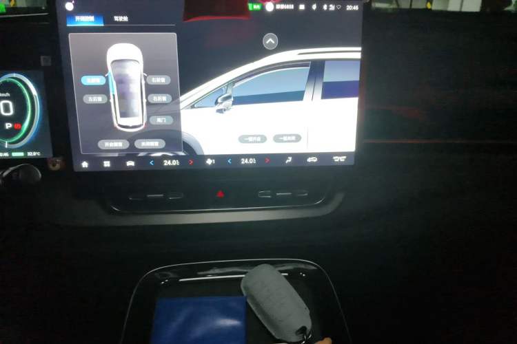 Used AION V 2022 Plus 70 Smart Technology Edition Ternary Lithium Audio And AC Panel