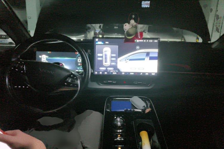 Used AION V 2022 Plus 70 Smart Technology Edition Ternary Lithium Center Console