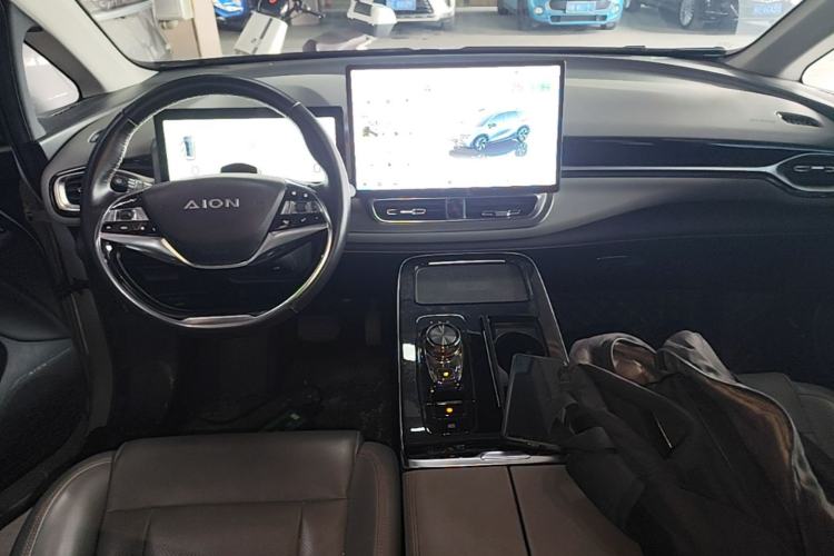 Used AION V 2022 Plus 70 Smart Technology Edition Ternary Lithium Center Console