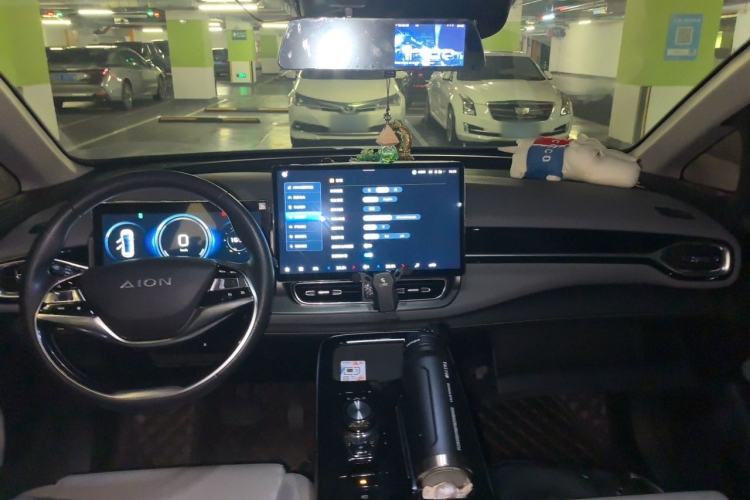 Used AION V 2022 Plus 70 Smart Edition Ternary Lithium Center Console