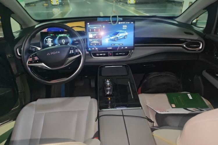 Used AION V 2022 Plus 70 Smart Edition Ternary Lithium Center Console