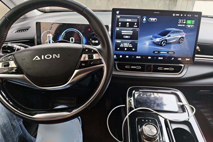 Used AION V 2022 Plus 70 Smart Technology Edition Ternary Lithium Center Console