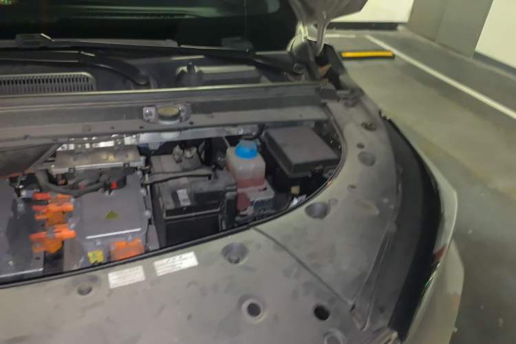 Used AION V 2022 Plus 70 Smart Edition Ternary Lithium Engine Bay Left