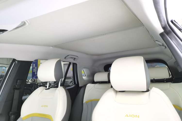 Used AION V 2022 Plus 80 Executive Edition Ternary Lithium Headliner