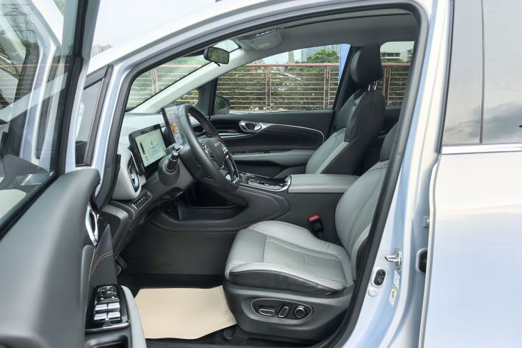 Used AION V 2022 Plus 70 Smart Technology Edition Ternary Lithium Interior 1