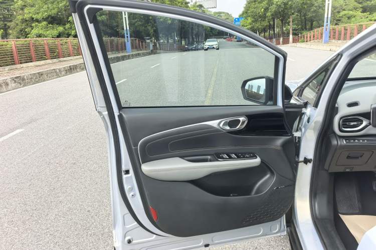 Used AION V 2022 Plus 70 Smart Technology Edition Ternary Lithium Interior 10