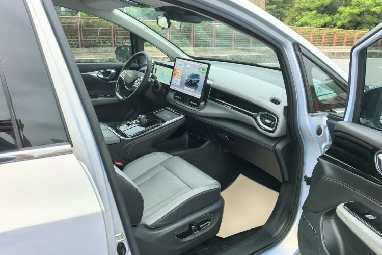 Used AION V 2022 Plus 70 Smart Technology Edition Ternary Lithium Interior 5