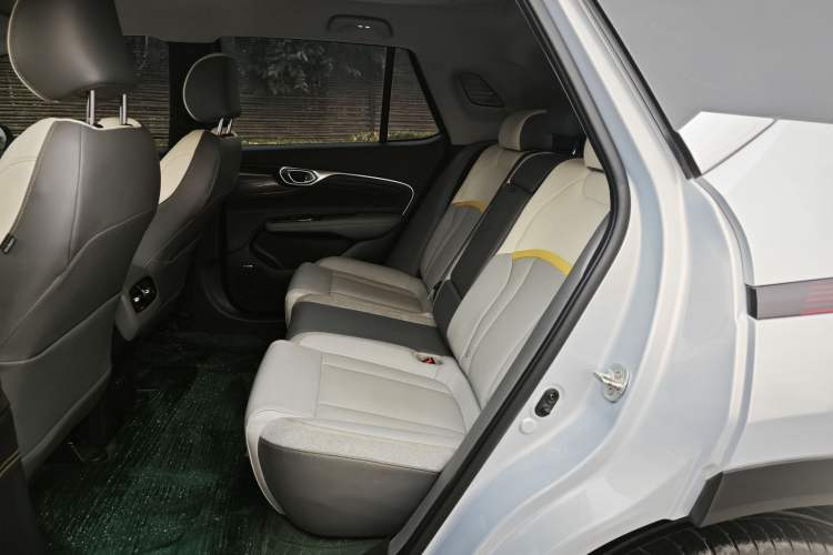 Used AION V 2022 Plus 80 Leader Edition Ternary Lithium Interior 7