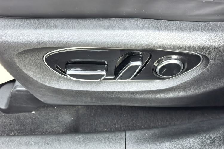 Used AION V 2022 Plus 70 Smart Technology Edition Ternary Lithium Interior 8