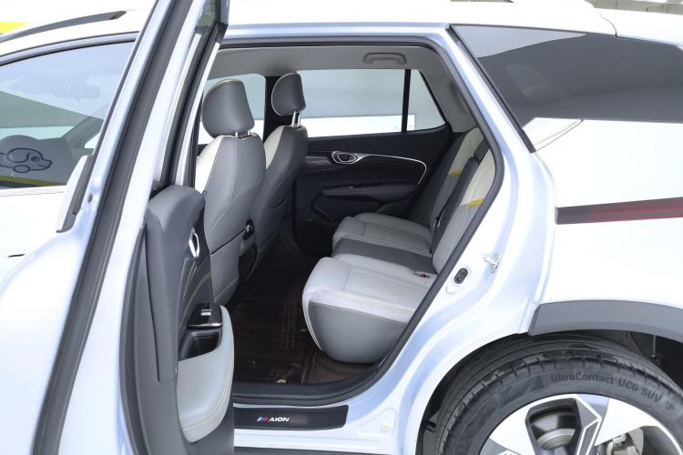 Used AION V 2022 Plus 80 Executive Edition Ternary Lithium Left Rear Seat