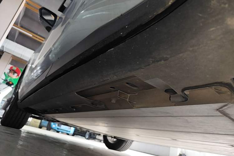 Used AION V 2022 Plus 70 Smart Technology Edition Ternary Lithium Left Side Sill