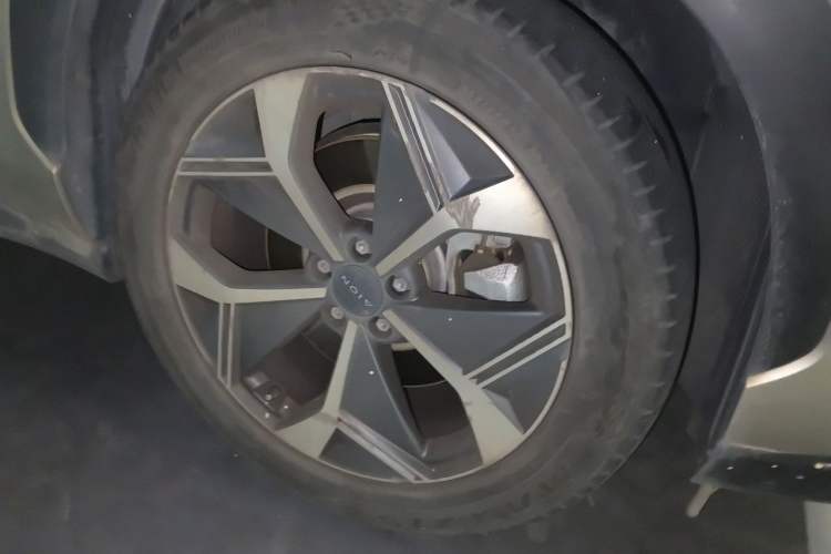 Used AION V 2022 Plus 70 Smart Edition Ternary Lithium Right Front Wheel Hub