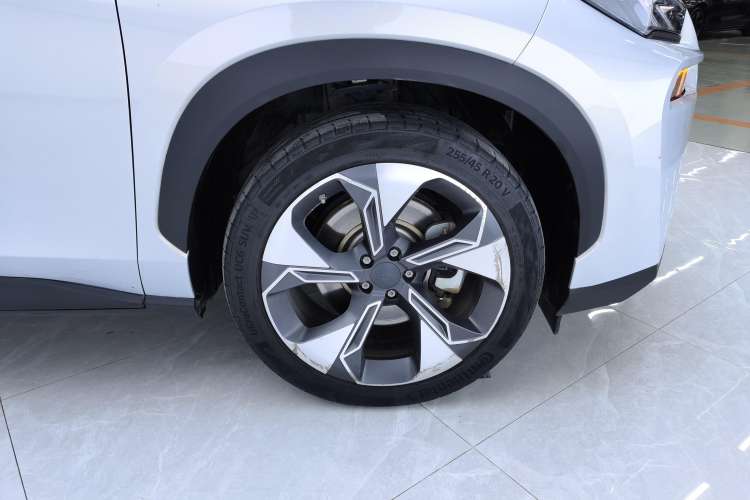 Used AION V 2022 Plus 80 Executive Edition Ternary Lithium Right Rear Wheel Hub