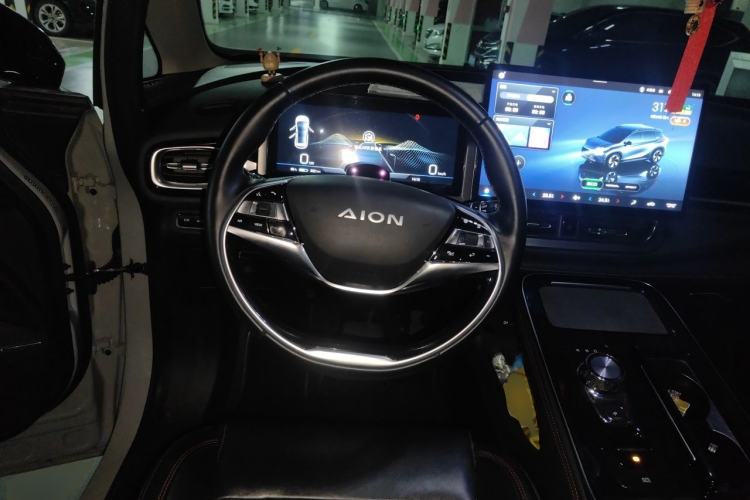 Used AION V 2022 Plus 70 Smart Technology Edition Ternary Lithium Steering Wheel