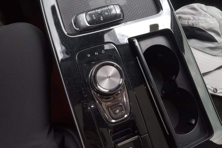 Used AION V 2022 Plus 70 Smart Technology Edition Ternary Lithium Gear Lever
